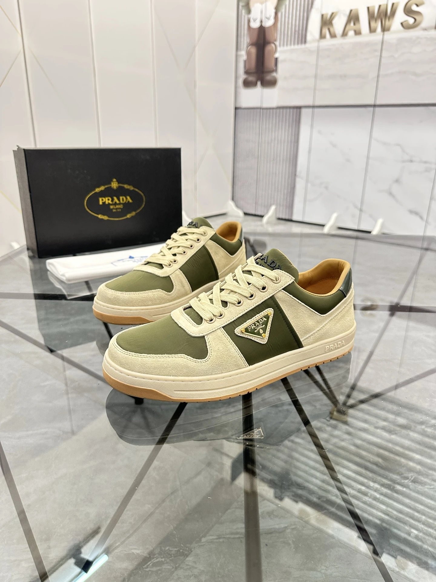 Prada Sneakers Low-Top Triangle Logo — 18