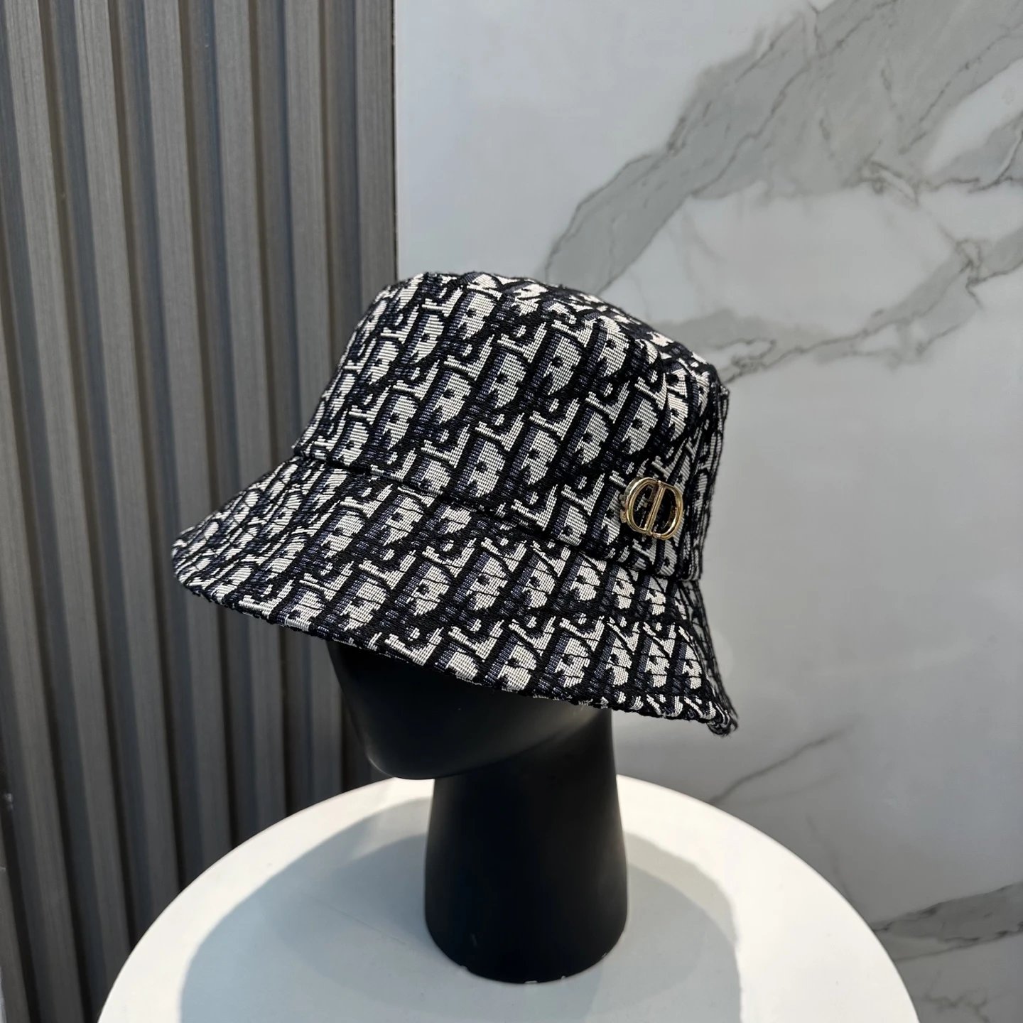Dior Hats Oblique monogram baseball cap with embroidered logo and compass badge — 38