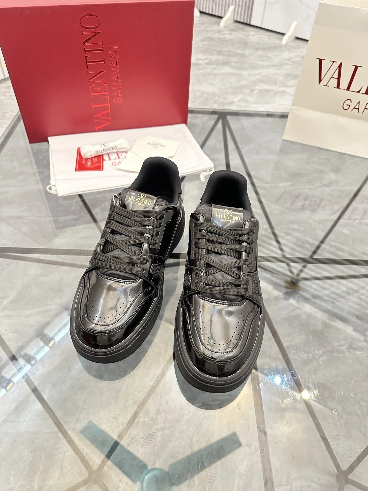 Valentino Garavani Sneakers Low-top chunky — 12
