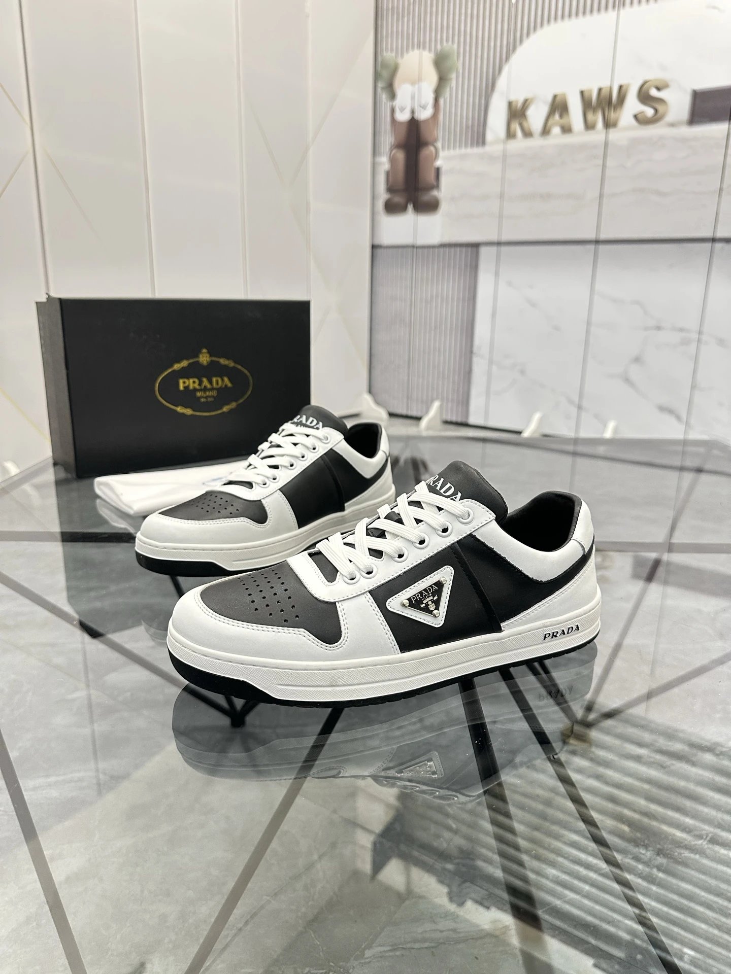Prada Sneakers Low-Top Triangle Logo — 10
