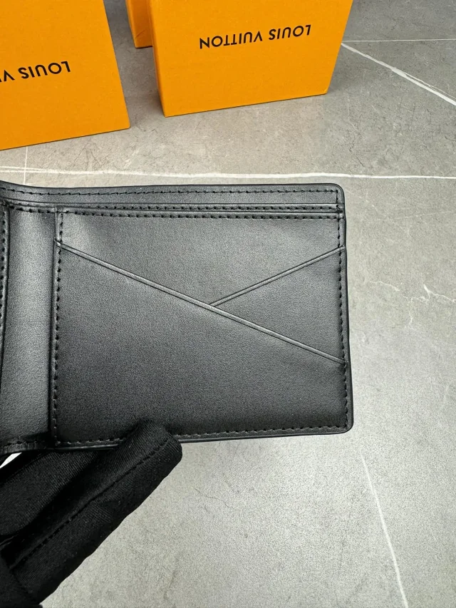 Louis Vuitton Multiple wallet models product detail image 6
