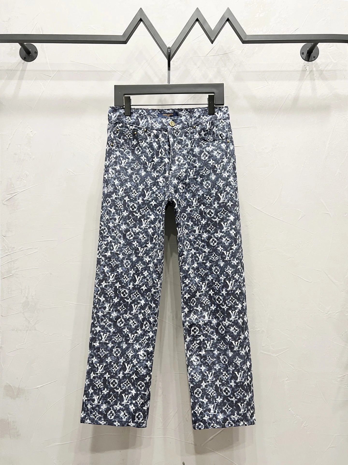 Louis Vuitton Jeans Monogram Denim — 23