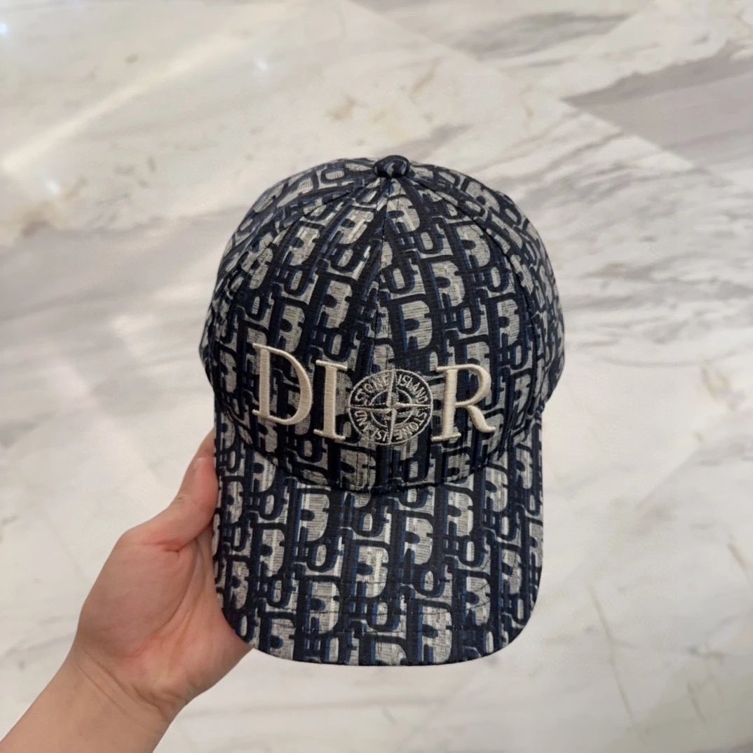 Dior Hats Oblique monogram baseball cap with embroidered logo and compass badge — 01