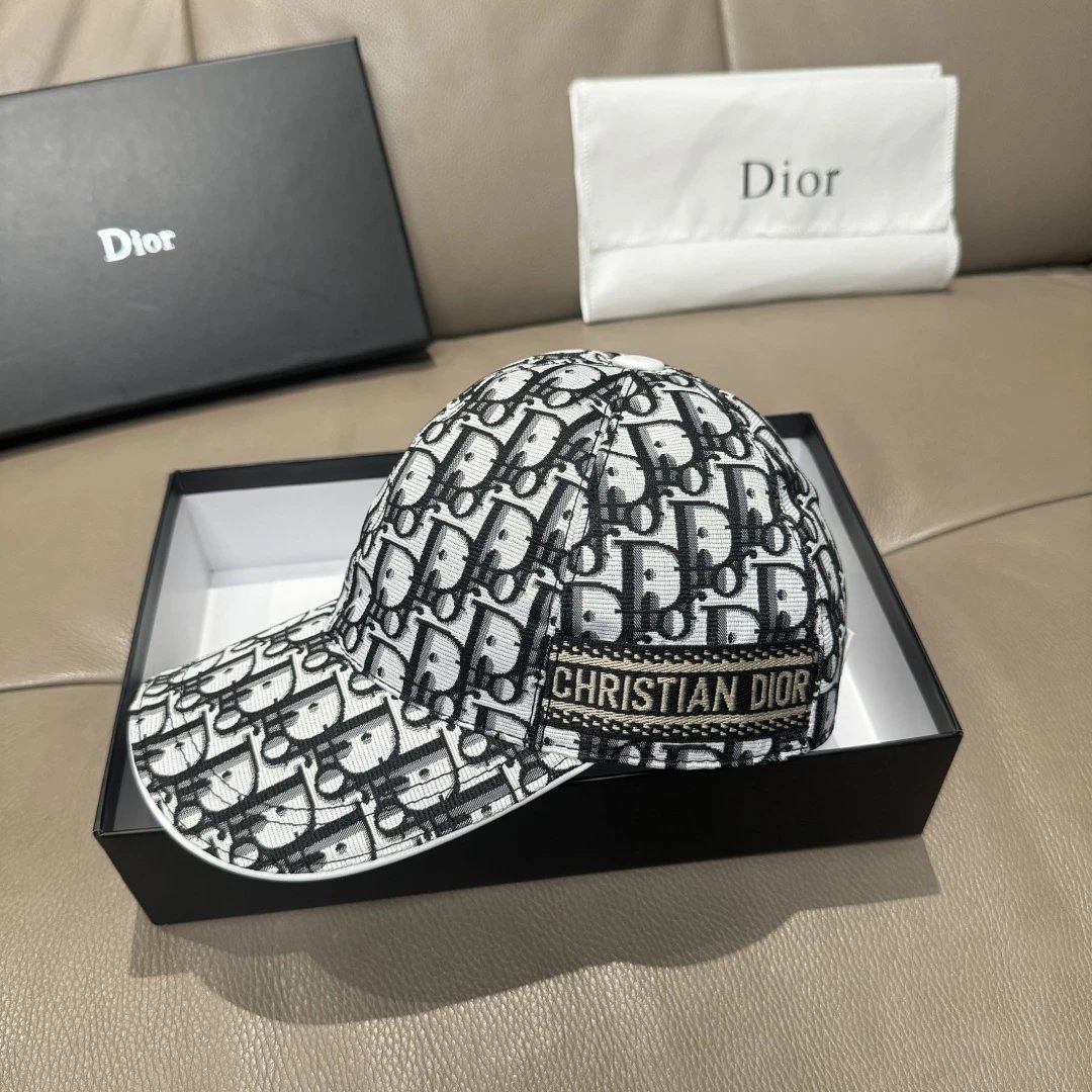 Dior Hats Oblique monogram baseball cap with embroidered logo and compass badge — 10