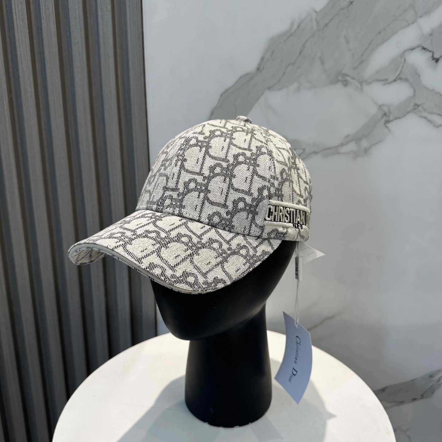 Dior Hats Oblique monogram baseball cap with embroidered logo and compass badge — 31