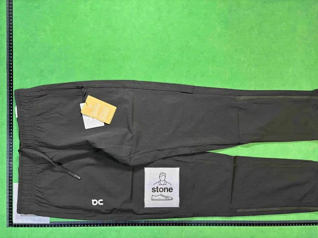 On Tracksuits Hooded Color-Block Jacket and Pants Set product detail image 4