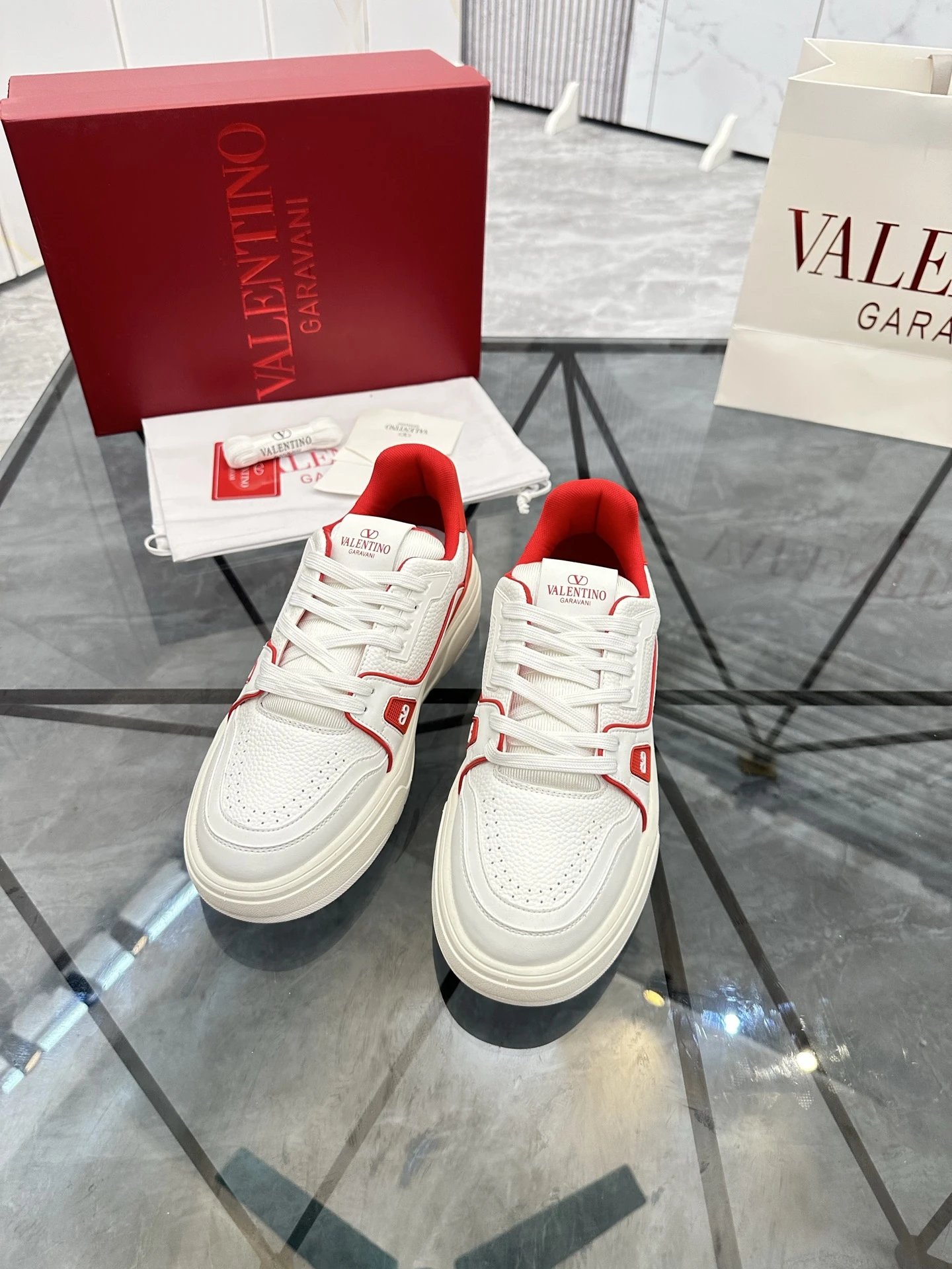 Valentino Garavani Sneakers Low-top chunky — 11