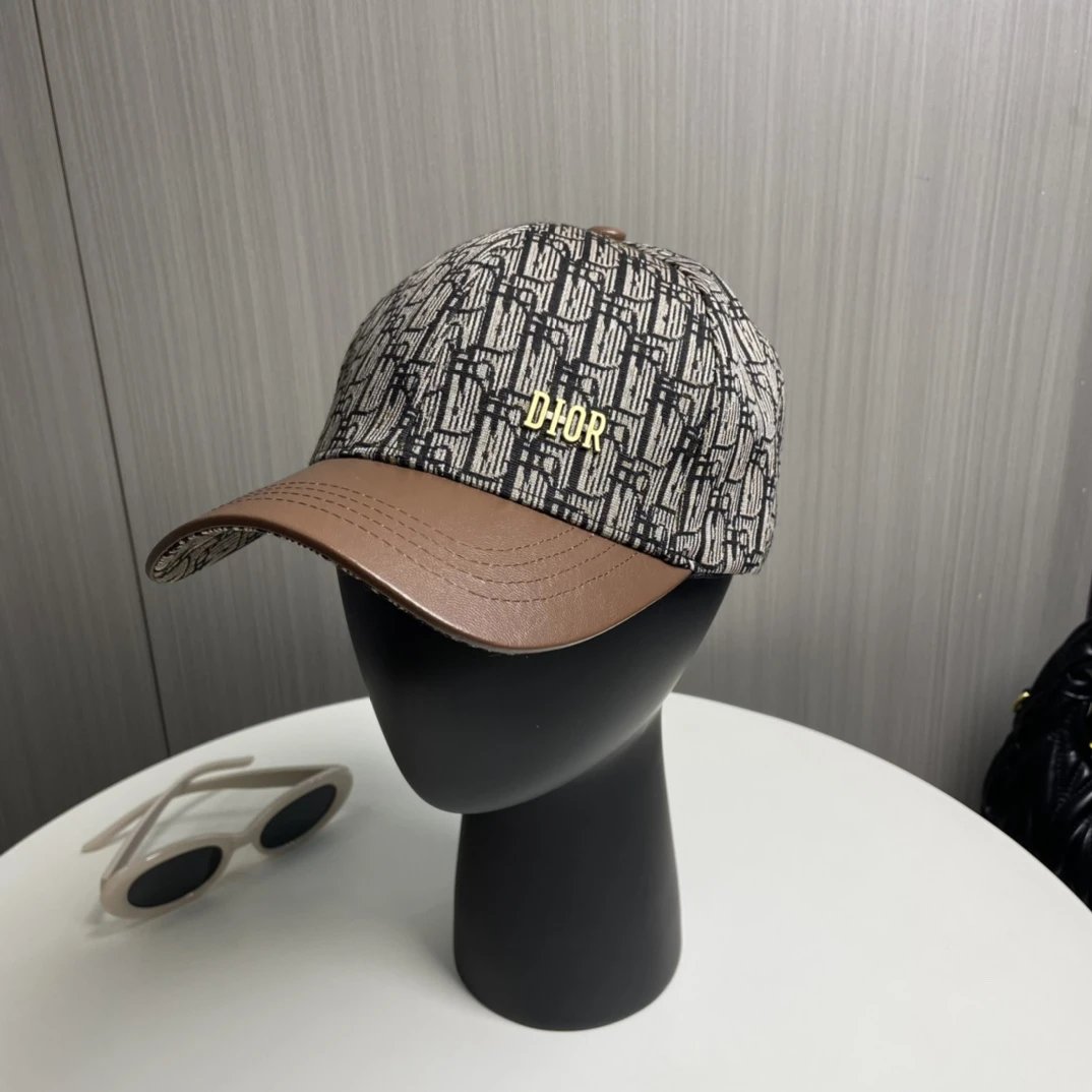 Dior Hats Oblique monogram baseball cap with embroidered logo and compass badge — 29