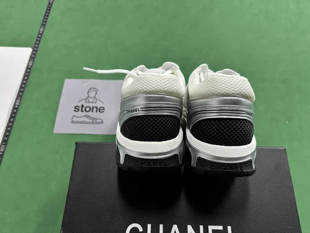 Chanel Sneakers Metallic mesh low-top with interlocking CC logo product detail image 4