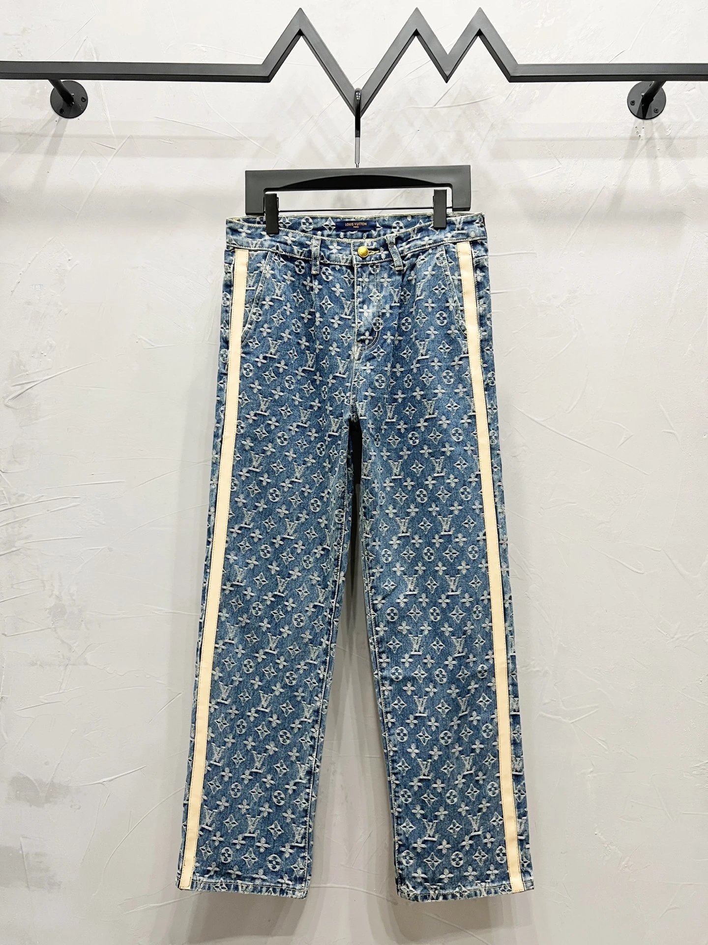 Louis Vuitton Jeans Monogram Denim — 27