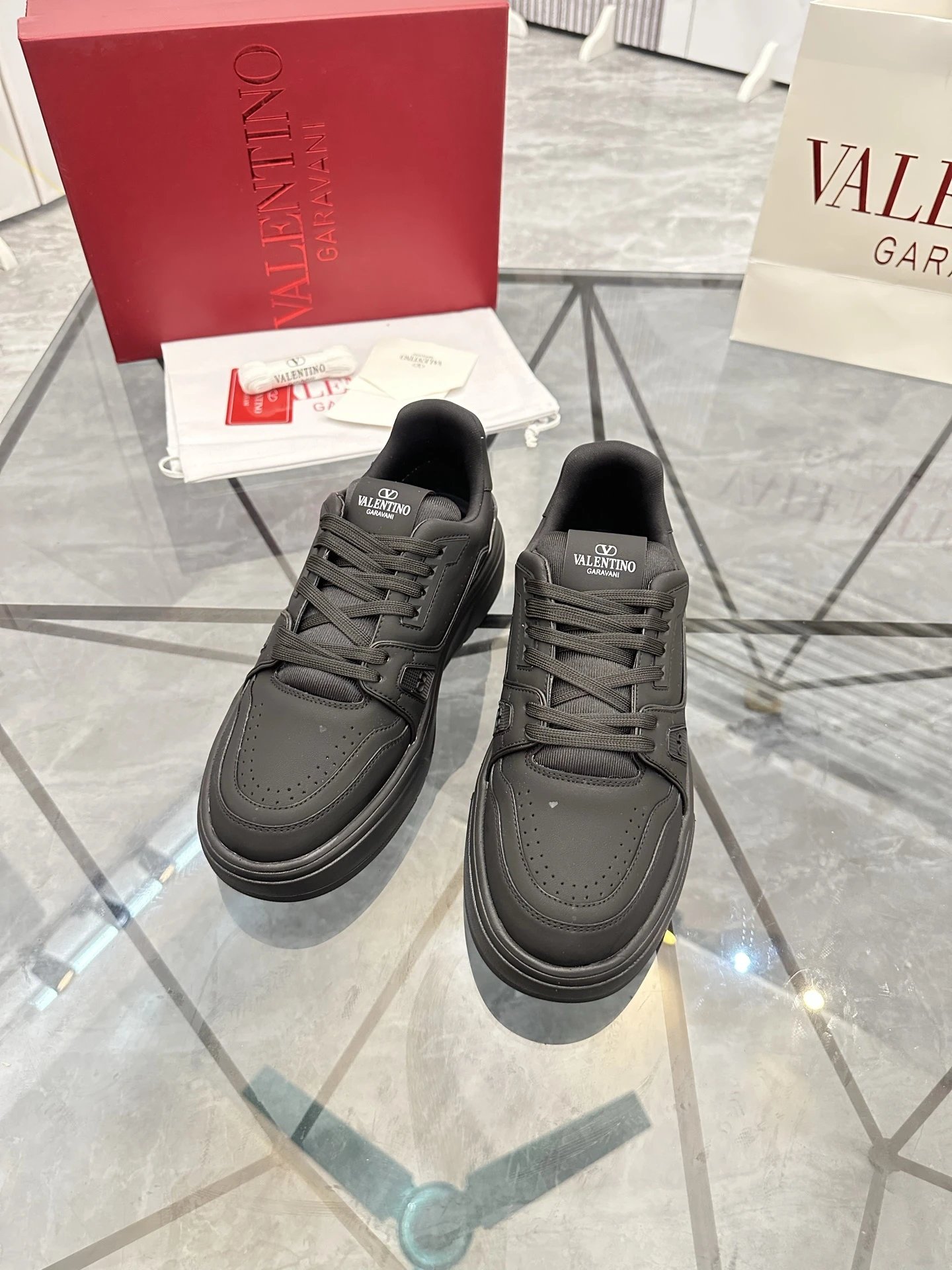 Valentino Garavani Sneakers Low-top chunky — 06
