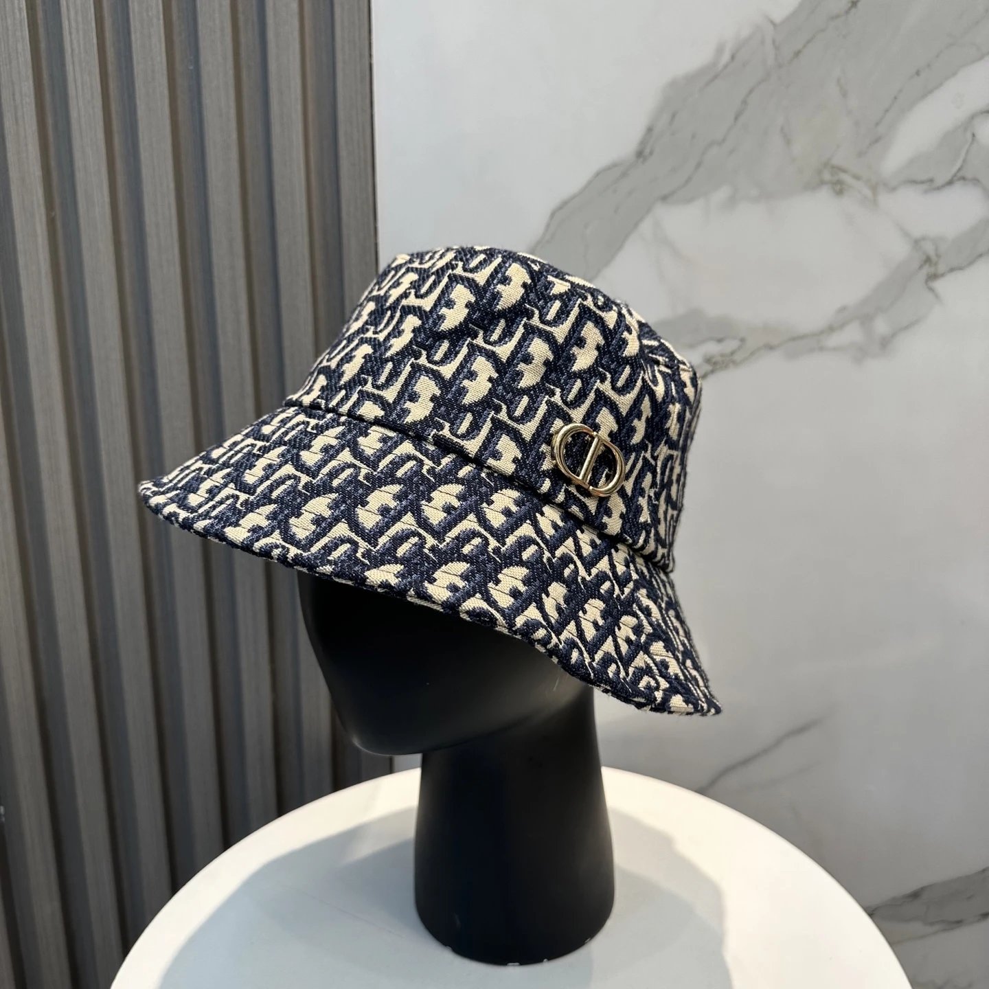 Dior Hats Oblique monogram baseball cap with embroidered logo and compass badge — 36