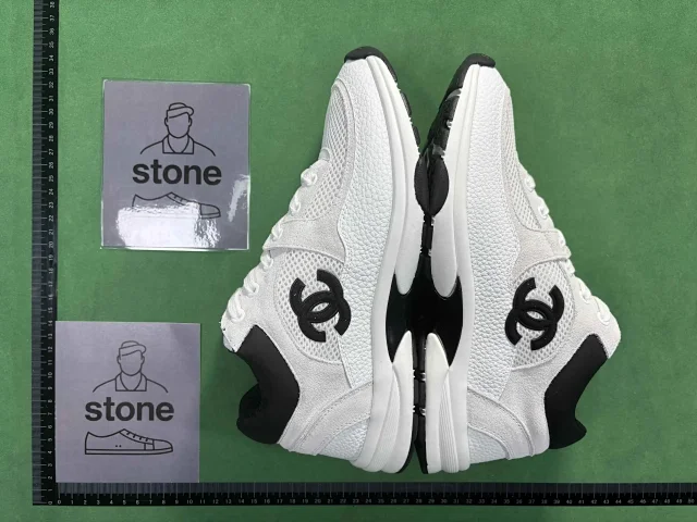 Chanel Sneakers Metallic mesh low-top with interlocking CC logo product detail image 10