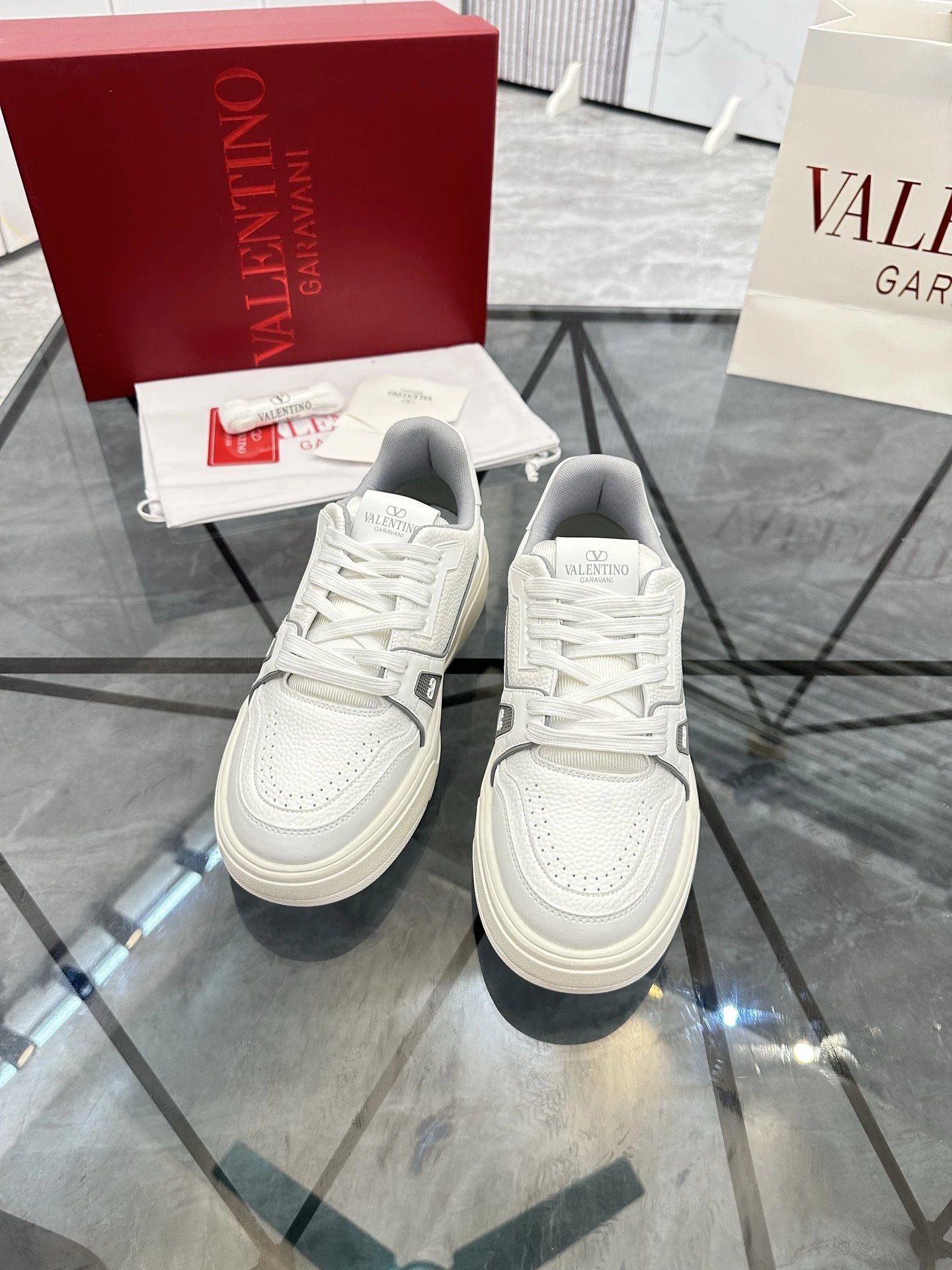 Valentino Garavani Sneakers Low-top chunky — 08