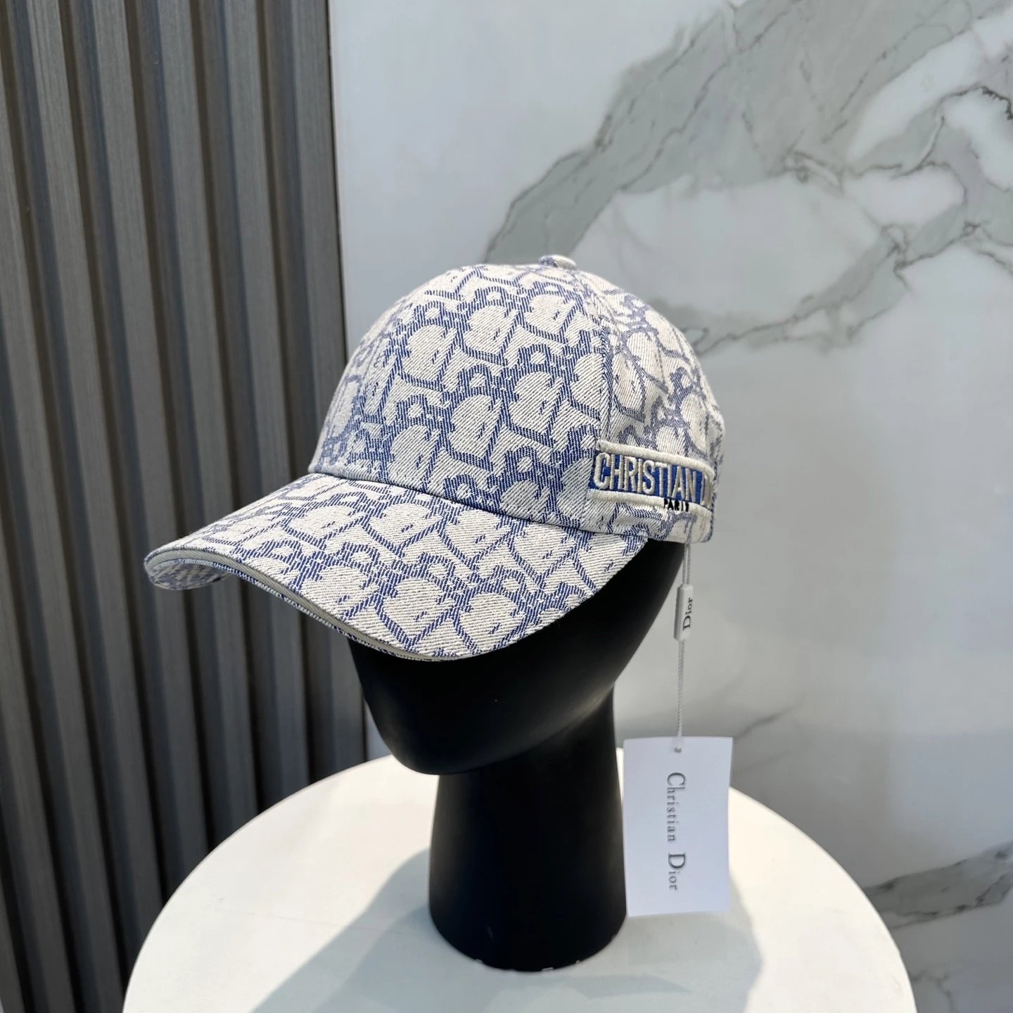 Dior Hats Oblique monogram baseball cap with embroidered logo and compass badge — 33