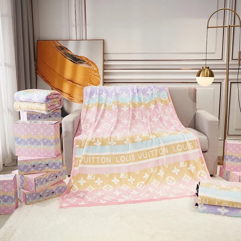 Louis Vuitton Uncategorized Monogram Fleece Blanket — 12