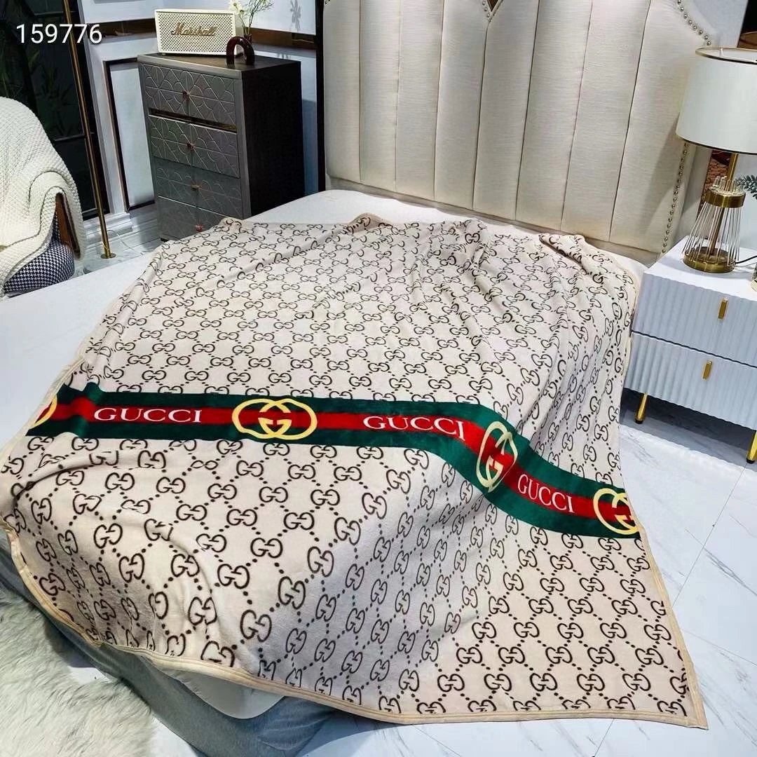 Louis Vuitton Uncategorized Monogram Fleece Blanket — 06