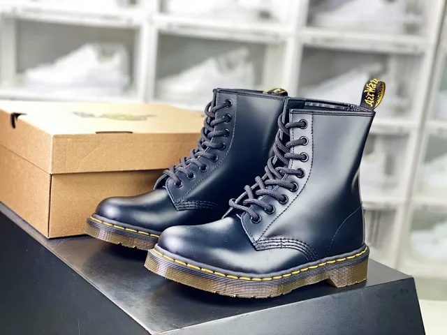 Dr. Martens Boots 8-eye lace-up ankle with yellow welt stitching product detail image 5