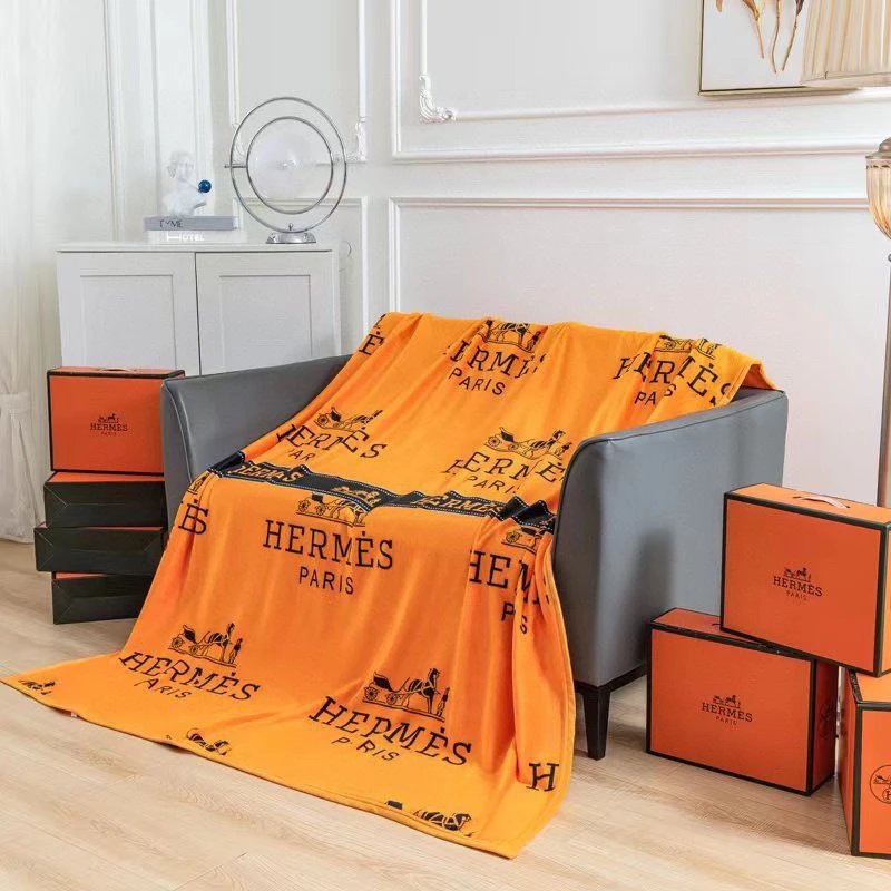 Louis Vuitton Uncategorized Monogram Fleece Blanket — 15