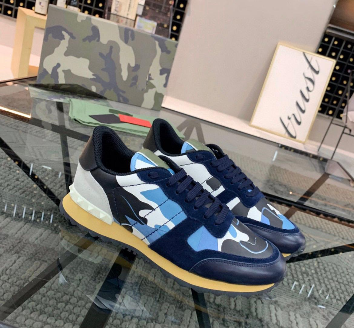 Valentino Garavani Sneakers VLogo low-top with studded heel detail — 39