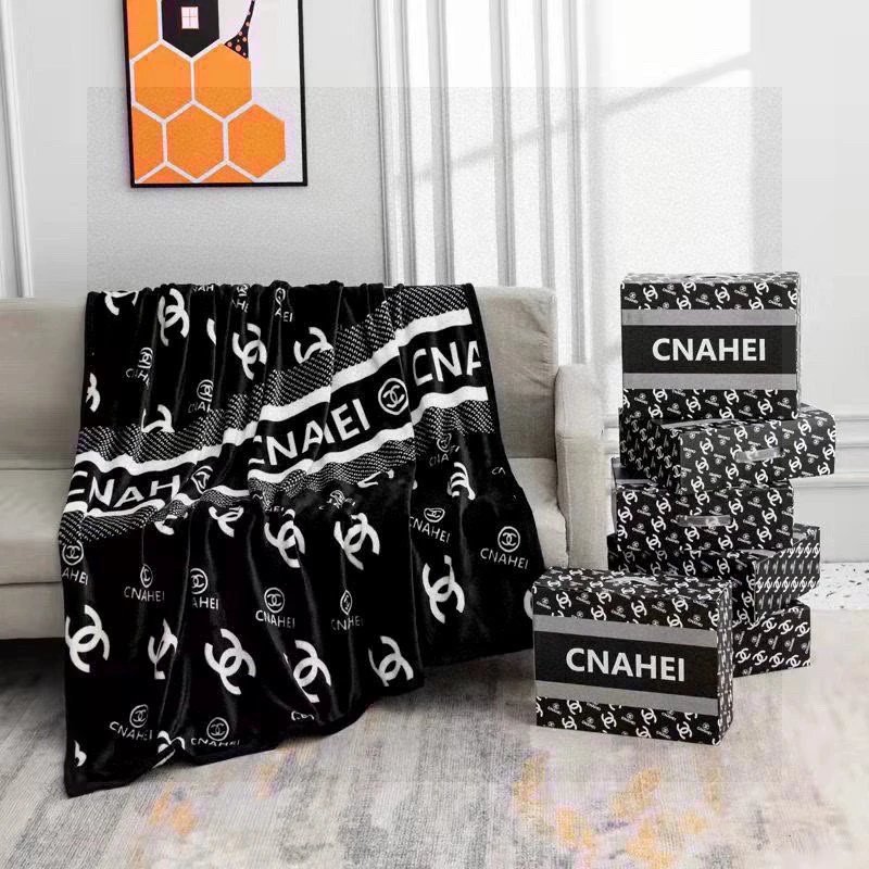 Louis Vuitton Uncategorized Monogram Fleece Blanket — 19