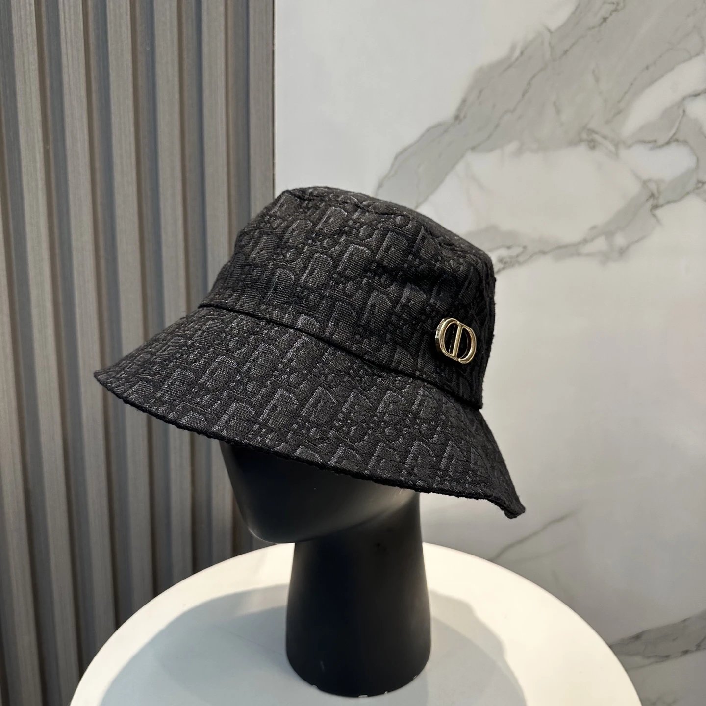 Dior Hats Oblique monogram baseball cap with embroidered logo and compass badge — 37