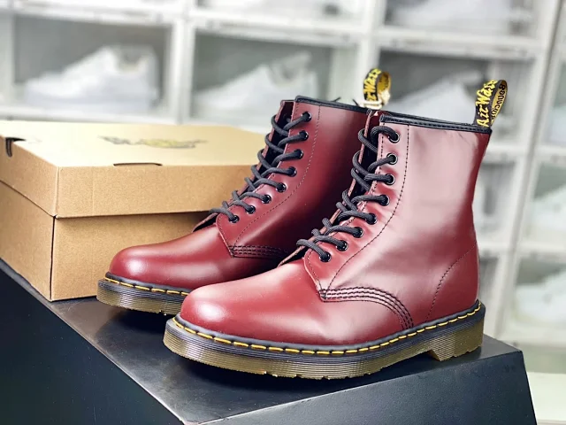 Dr. Martens Boots 8-eye lace-up ankle with yellow welt stitching product detail image 3