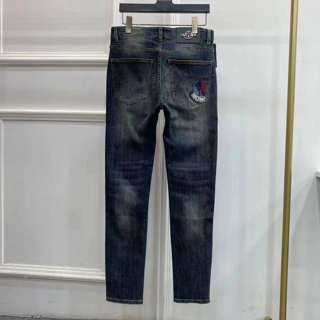 Moncler Jeans Straight-leg logo-patch — 17