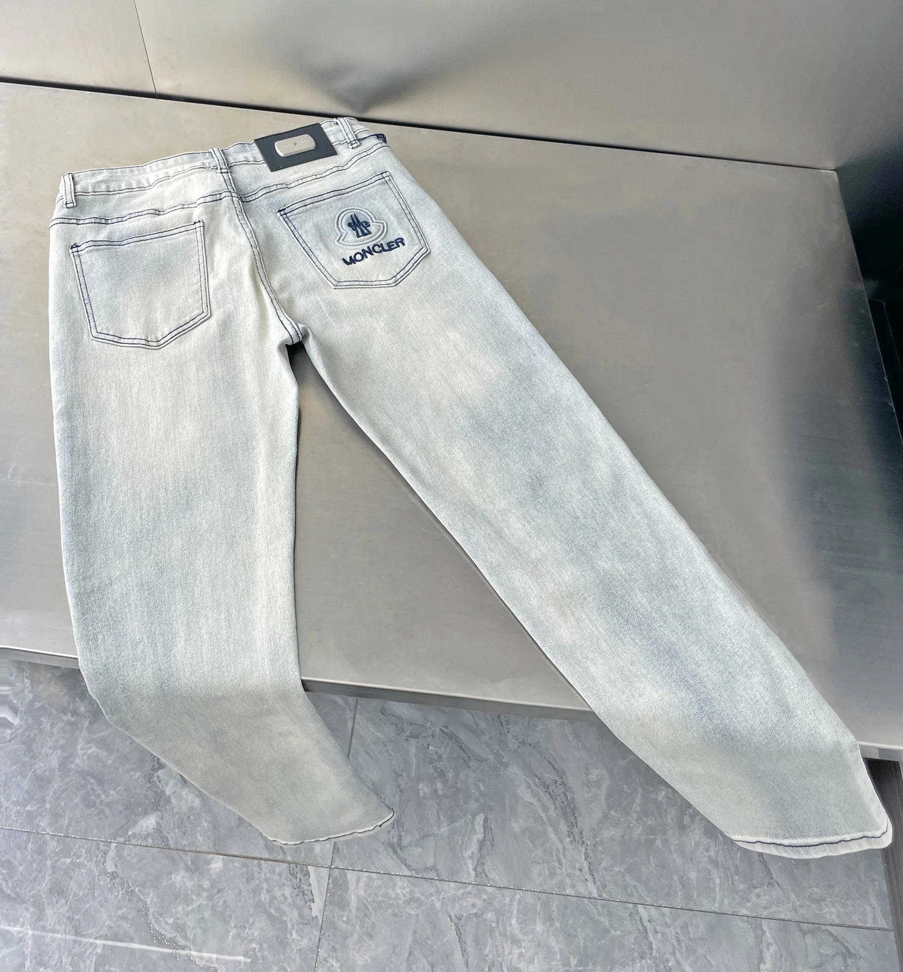 Moncler Jeans Straight-leg logo-patch — 15