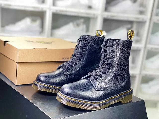 Dr. Martens Boots 8-eye lace-up ankle with yellow welt stitching product detail image 2