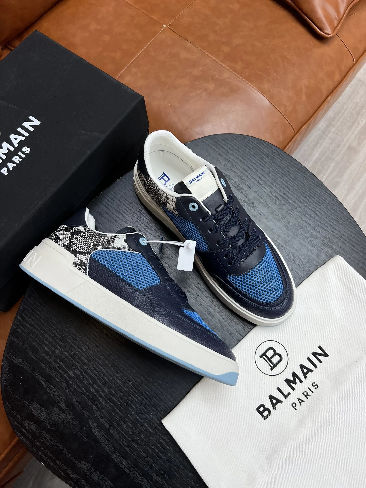 Balmain Sneakers Low-Top Lace-Up Logo image 5