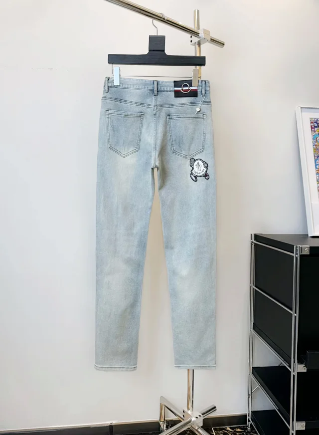 Moncler Jeans Straight-leg logo-patch product detail image 1