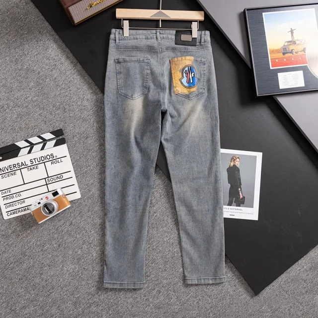 Moncler Jeans Straight-leg logo-patch product detail image 8