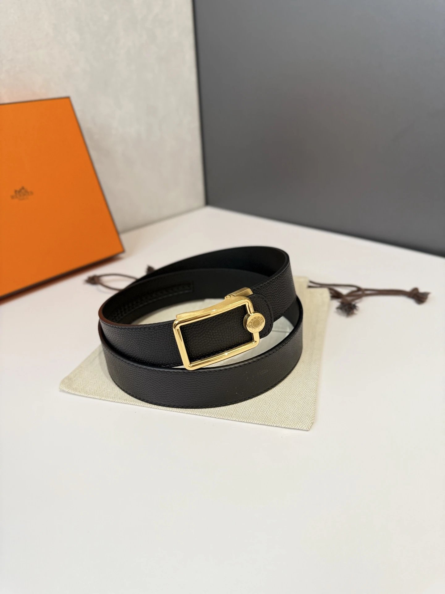 Hermès Belts Reversible Leather Strap with H Buckle, 38 mm — 20
