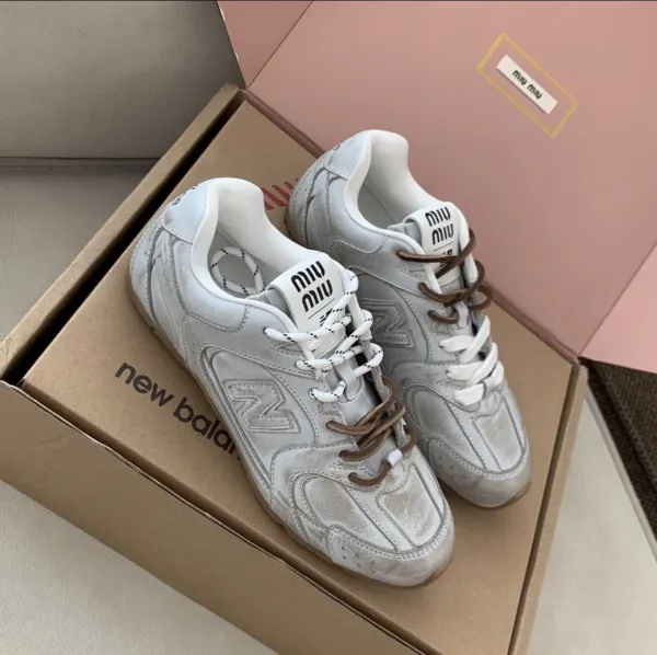 New Balance x MMY 990v3 Beige Sneakers - 5
