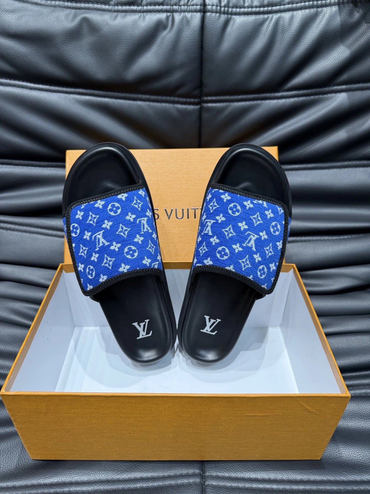 Louis Vuitton Slippers Monogram Slide — 02