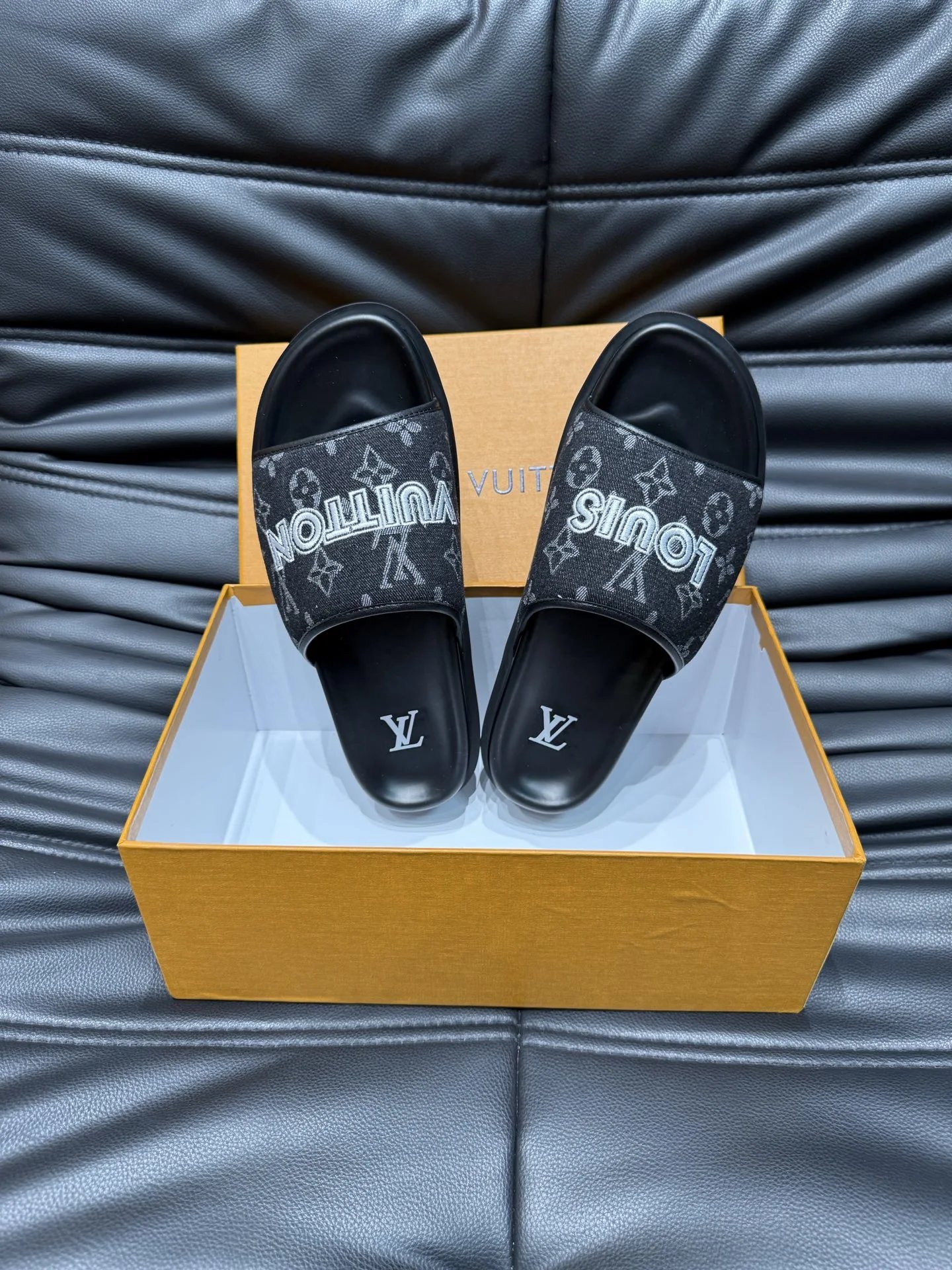 Louis Vuitton Slippers Monogram Slide — 06