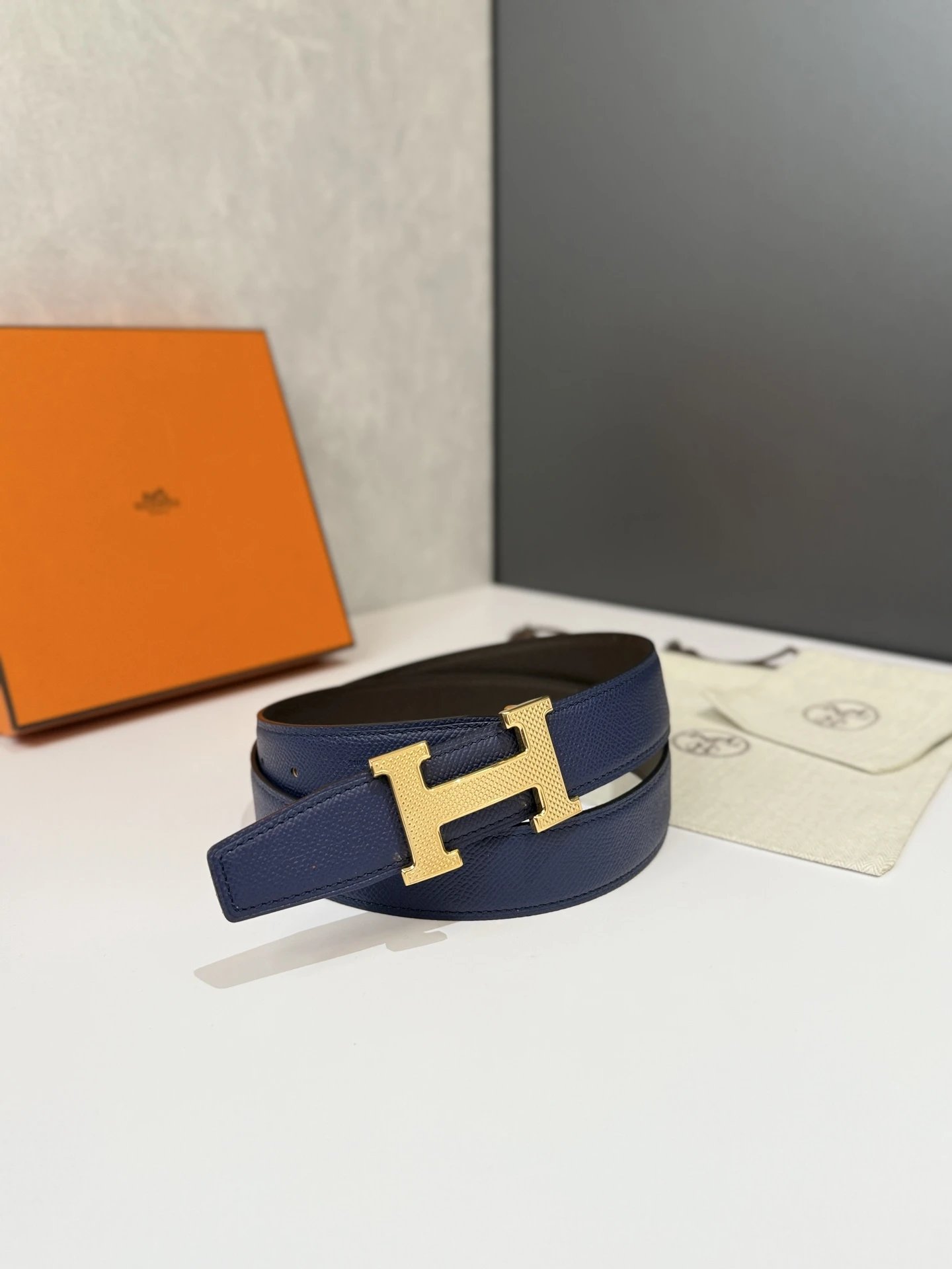 Hermès Belts Reversible Leather Strap with H Buckle, 38 mm — 12