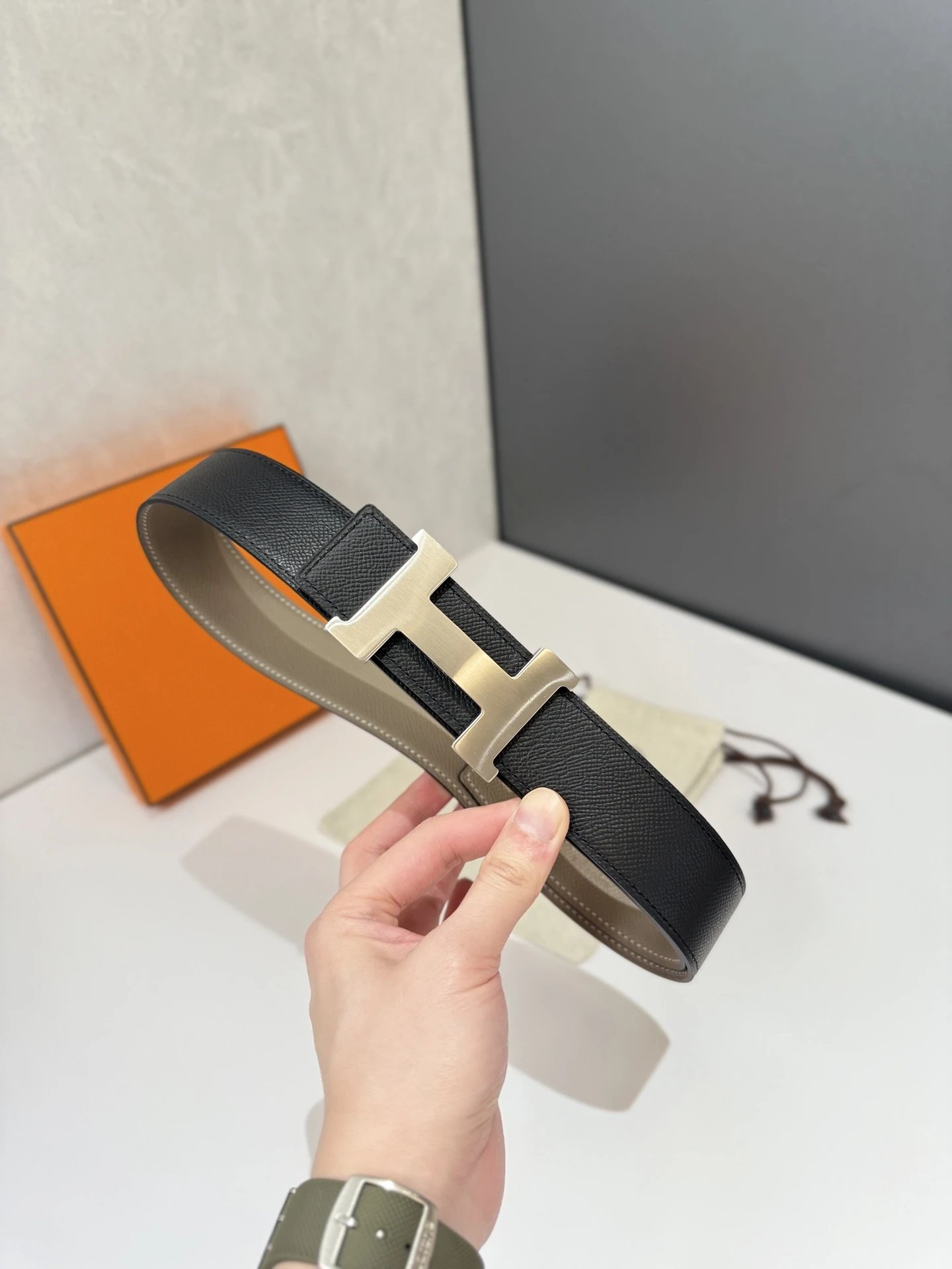 Hermès Belts Reversible Leather Strap with H Buckle, 38 mm — 23