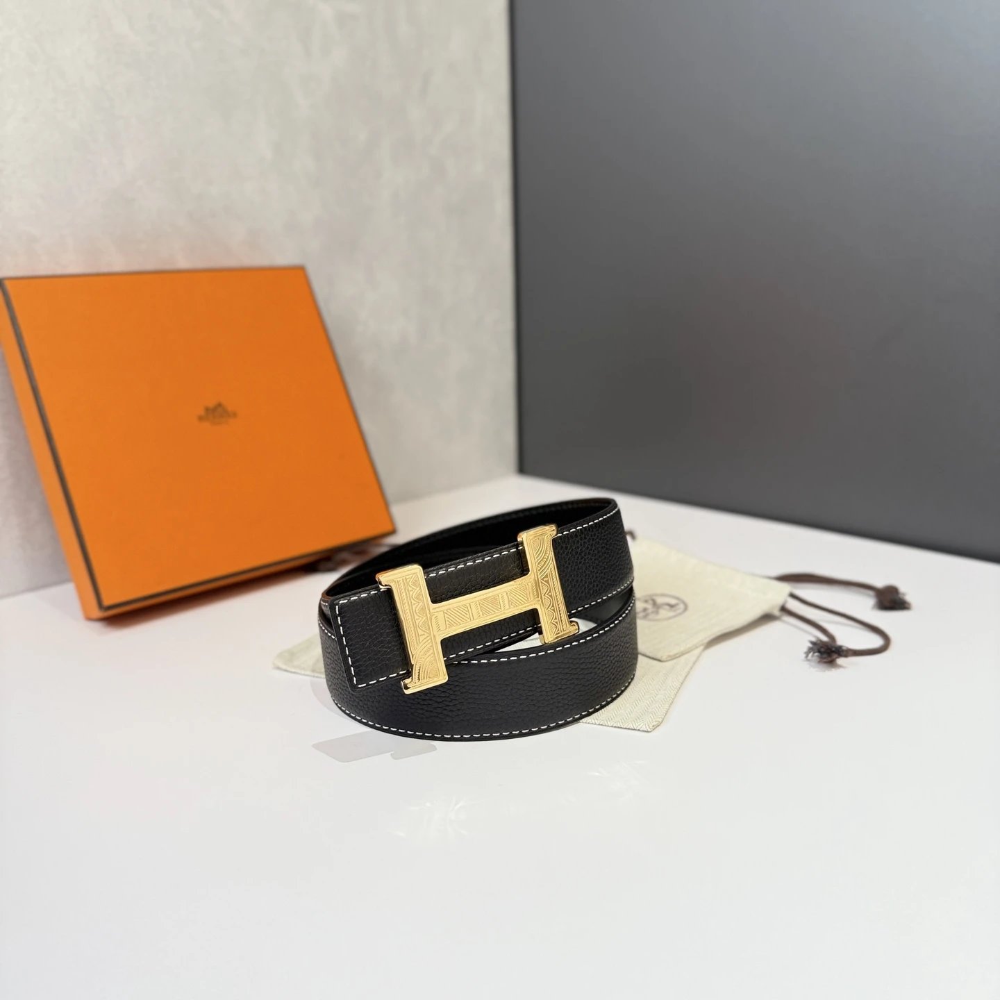 Hermès Belts Reversible Leather Strap with H Buckle, 38 mm — 16