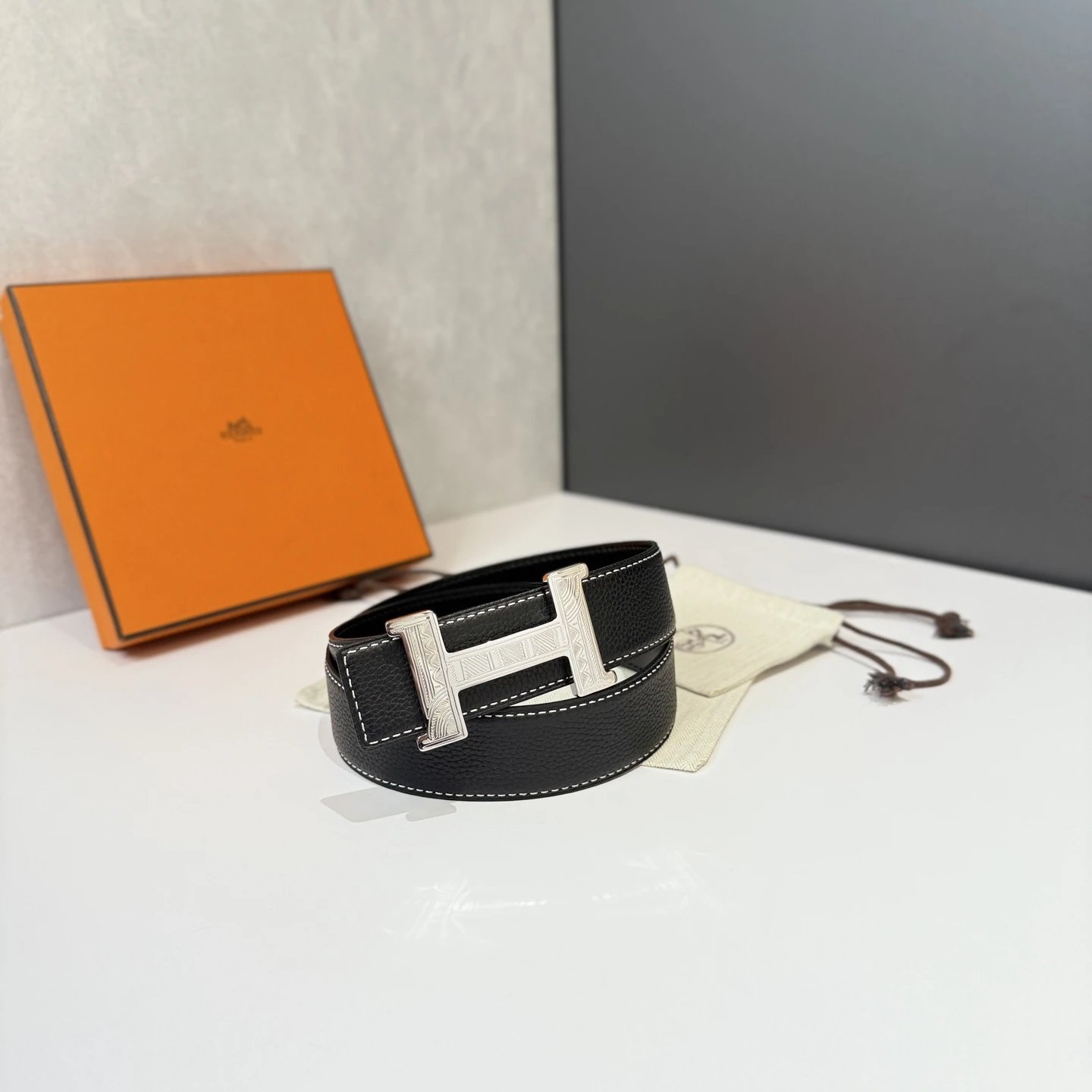 Hermès Belts Reversible Leather Strap with H Buckle, 38 mm — 17
