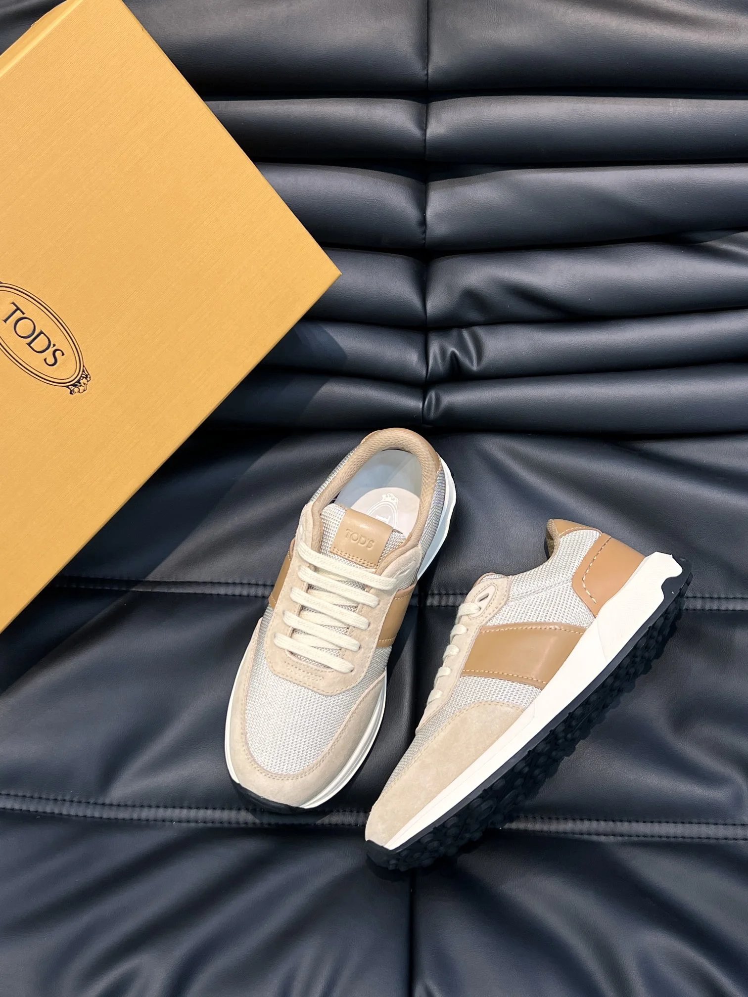 Tod's Sneakers Low-Top Lace-Up Perforated Toe image 5