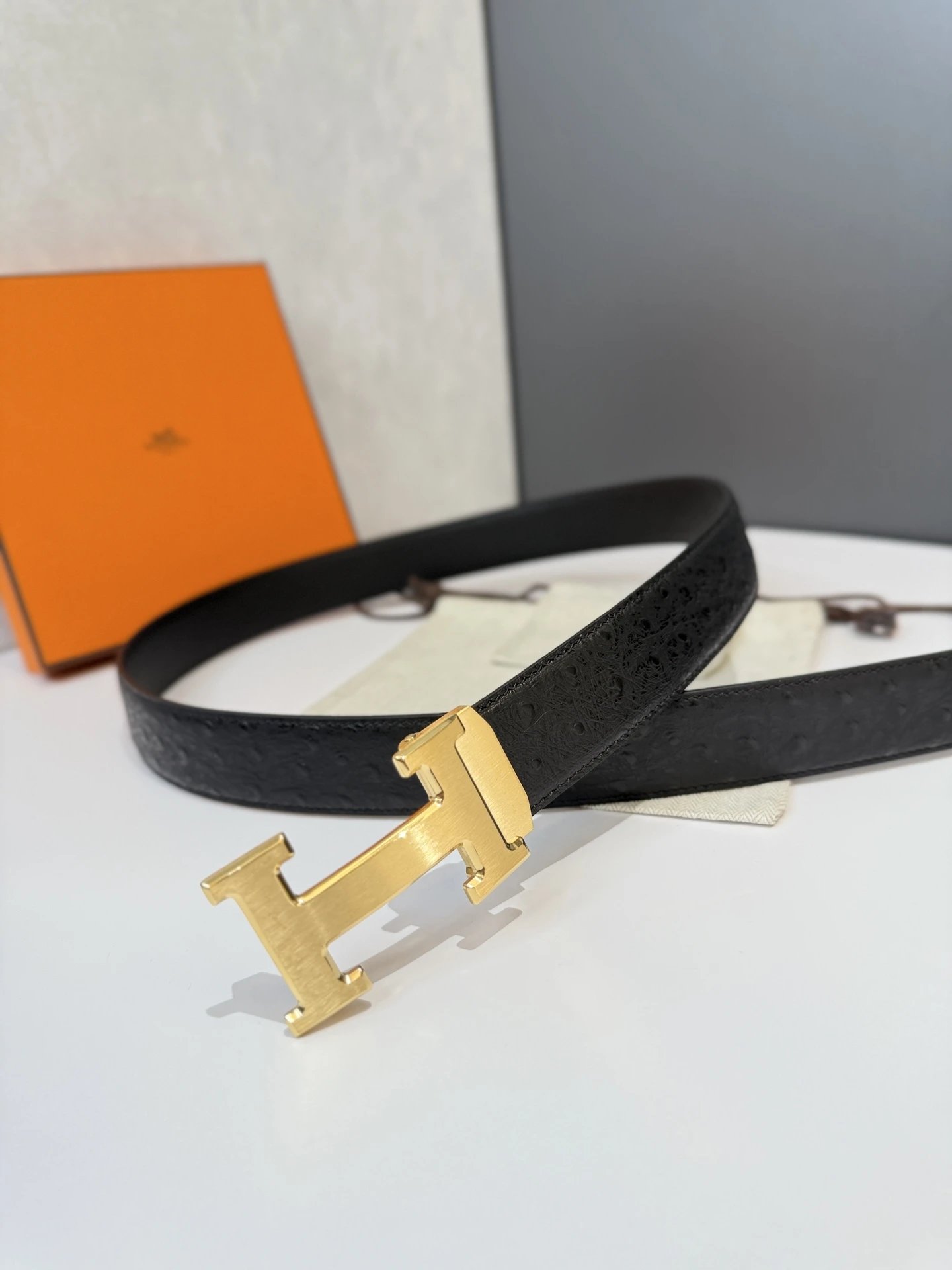 Hermès Belts Reversible Leather Strap with H Buckle, 38 mm — 24