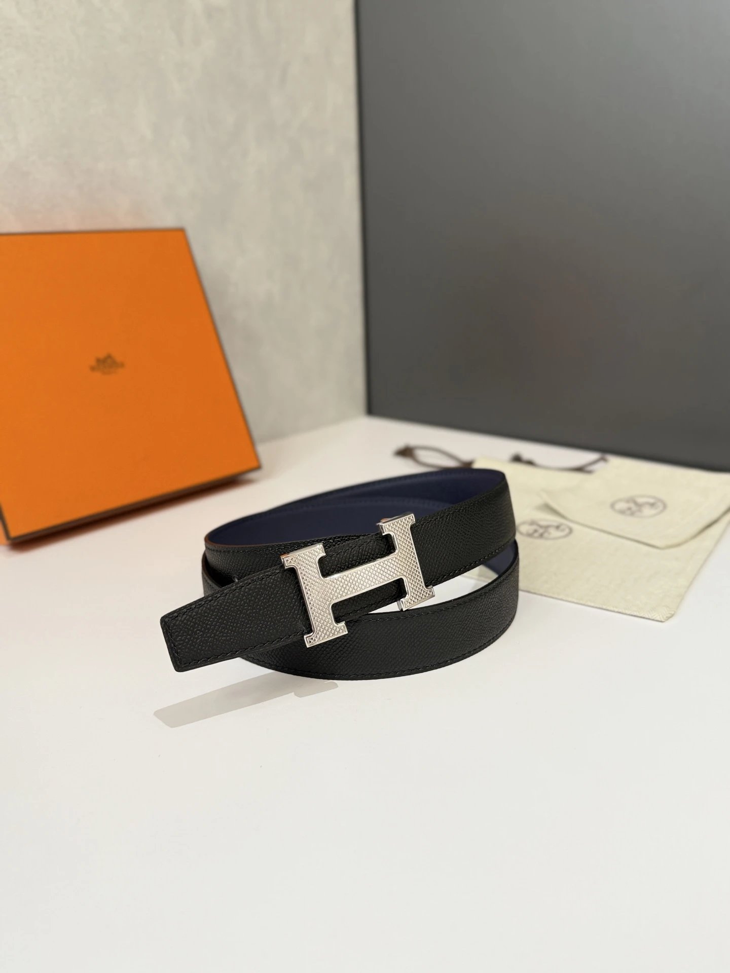 Hermès Belts Reversible Leather Strap with H Buckle, 38 mm — 13