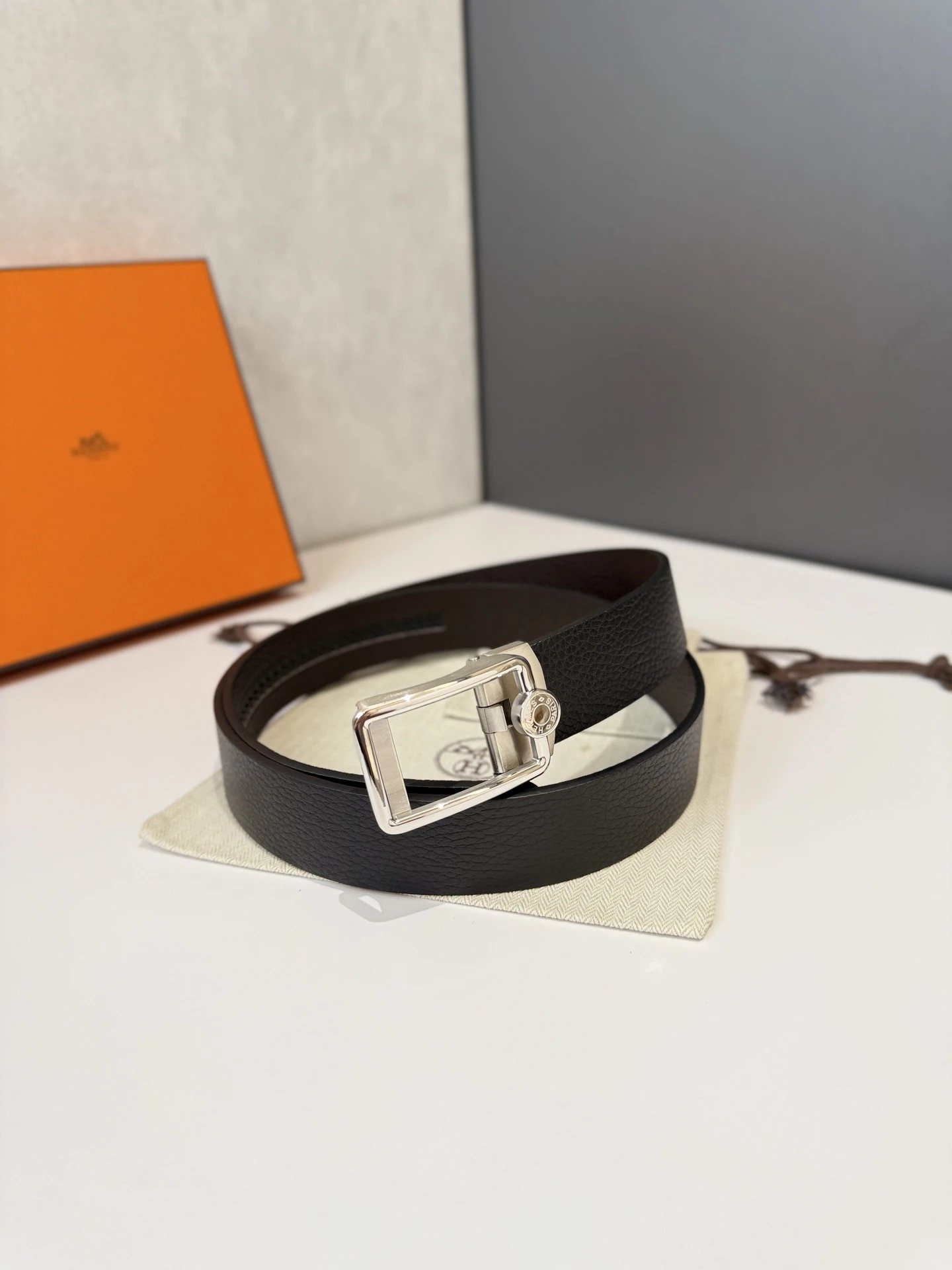 Hermès Belts Reversible Leather Strap with H Buckle, 38 mm — 21