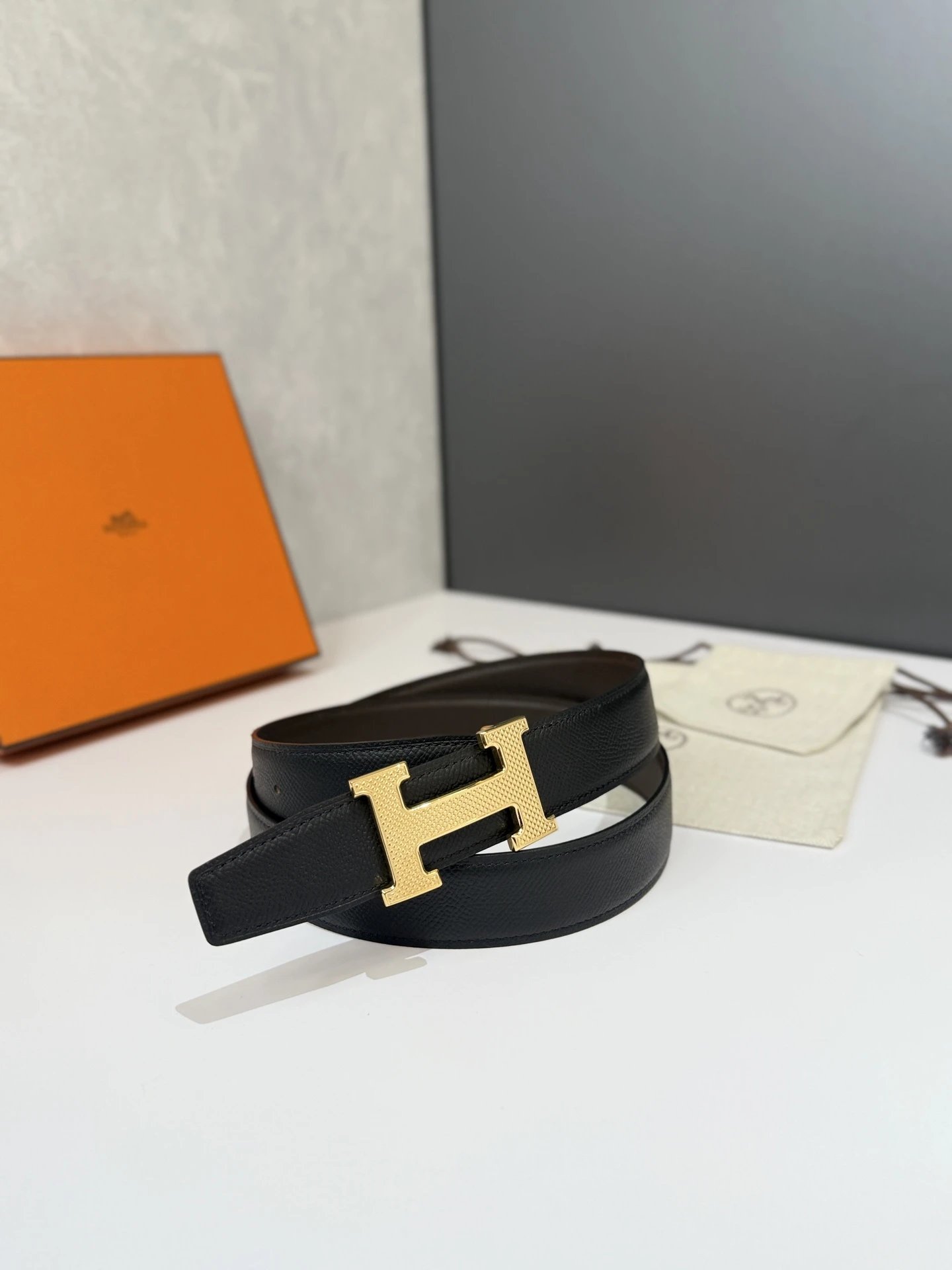 Hermès Belts Reversible Leather Strap with H Buckle, 38 mm — 14