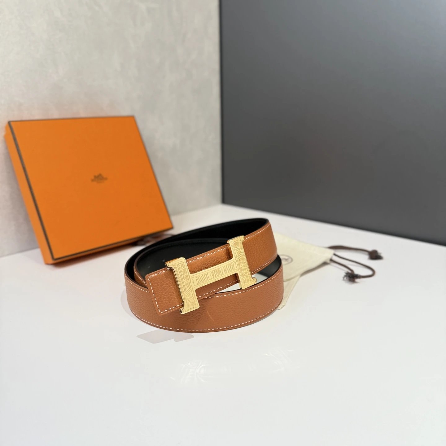 Hermès Belts Reversible Leather Strap with H Buckle, 38 mm — 18