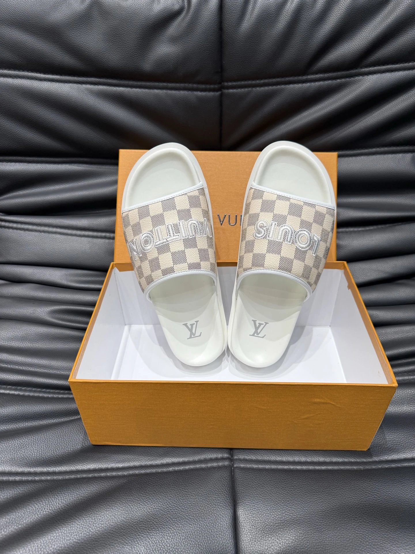 Louis Vuitton Slippers Monogram Slide image 5