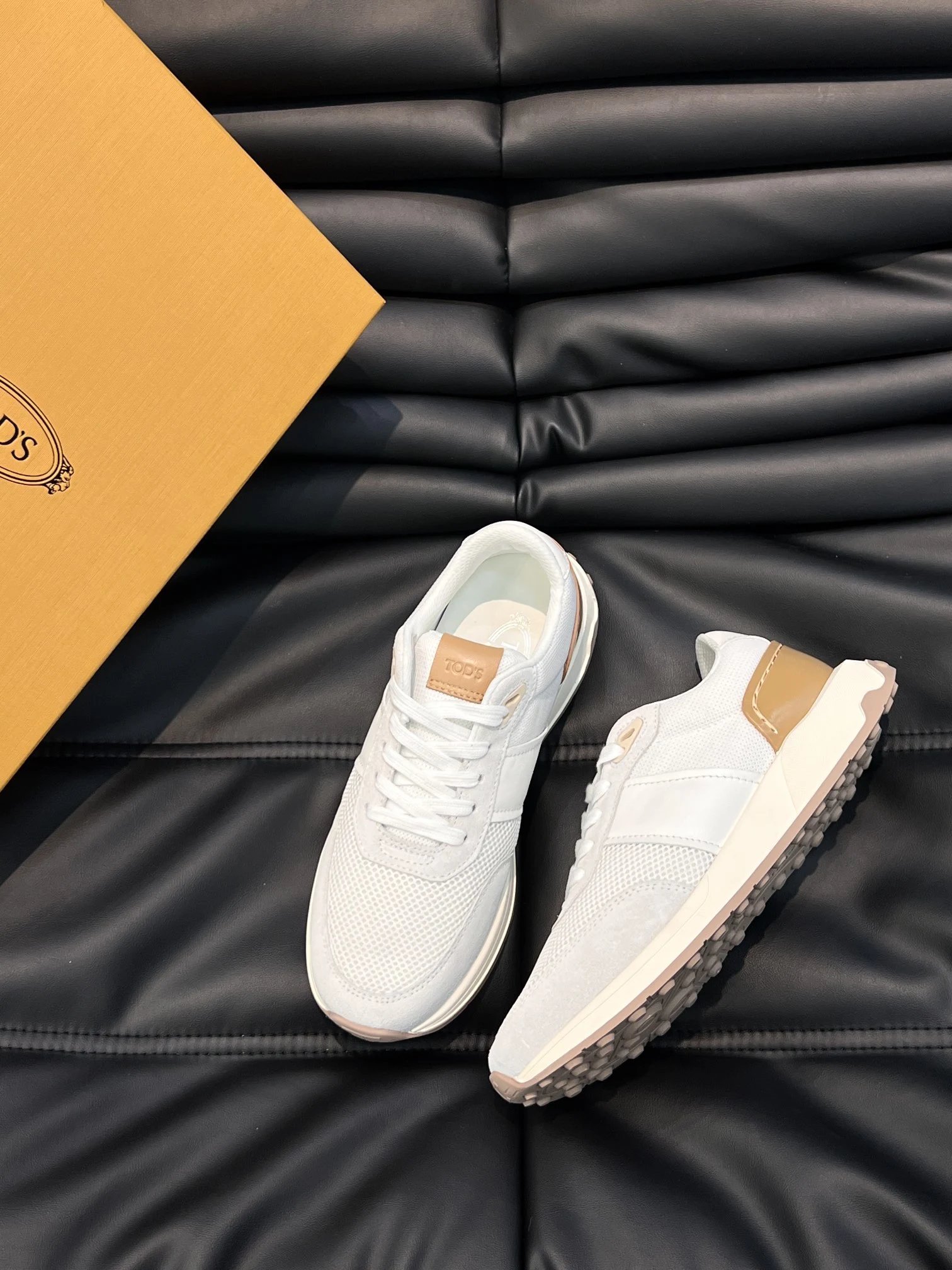 Tod's Sneakers Low-Top Lace-Up Perforated Toe image 9