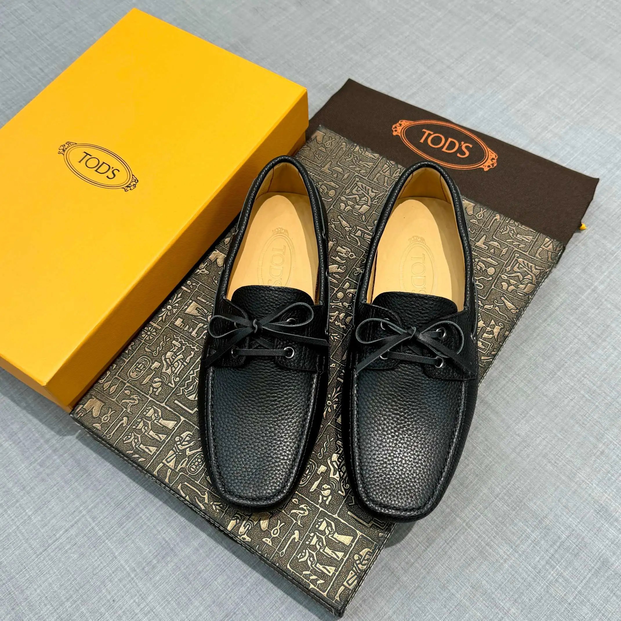Tod's Leather Shoes Gommino Moccasins — 09
